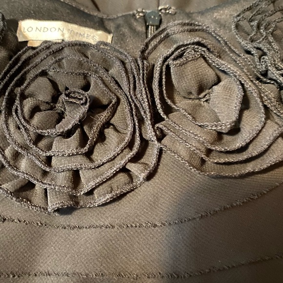 London Times Dress NWT ~ Beautiful Black Dress with flower accent - Picture 9 of 10